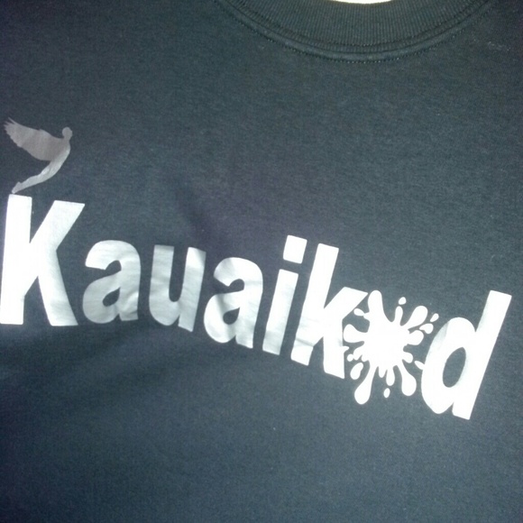 T-Shirts - Picture 2 of 3